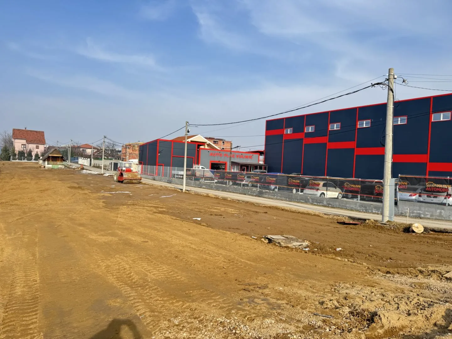 Izdaje se plac 18 ari sa strujom i vodom – Vojvođanska 377, blizu aerodroma