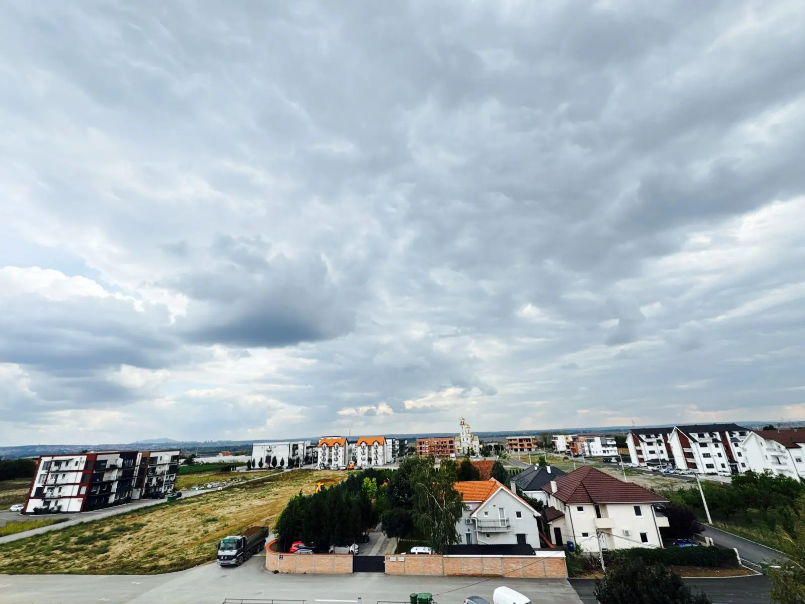 LUX STAN NA EKSKLUZIVNOJ LOKACIJI,SA PREDIVNIM POGLEDOM