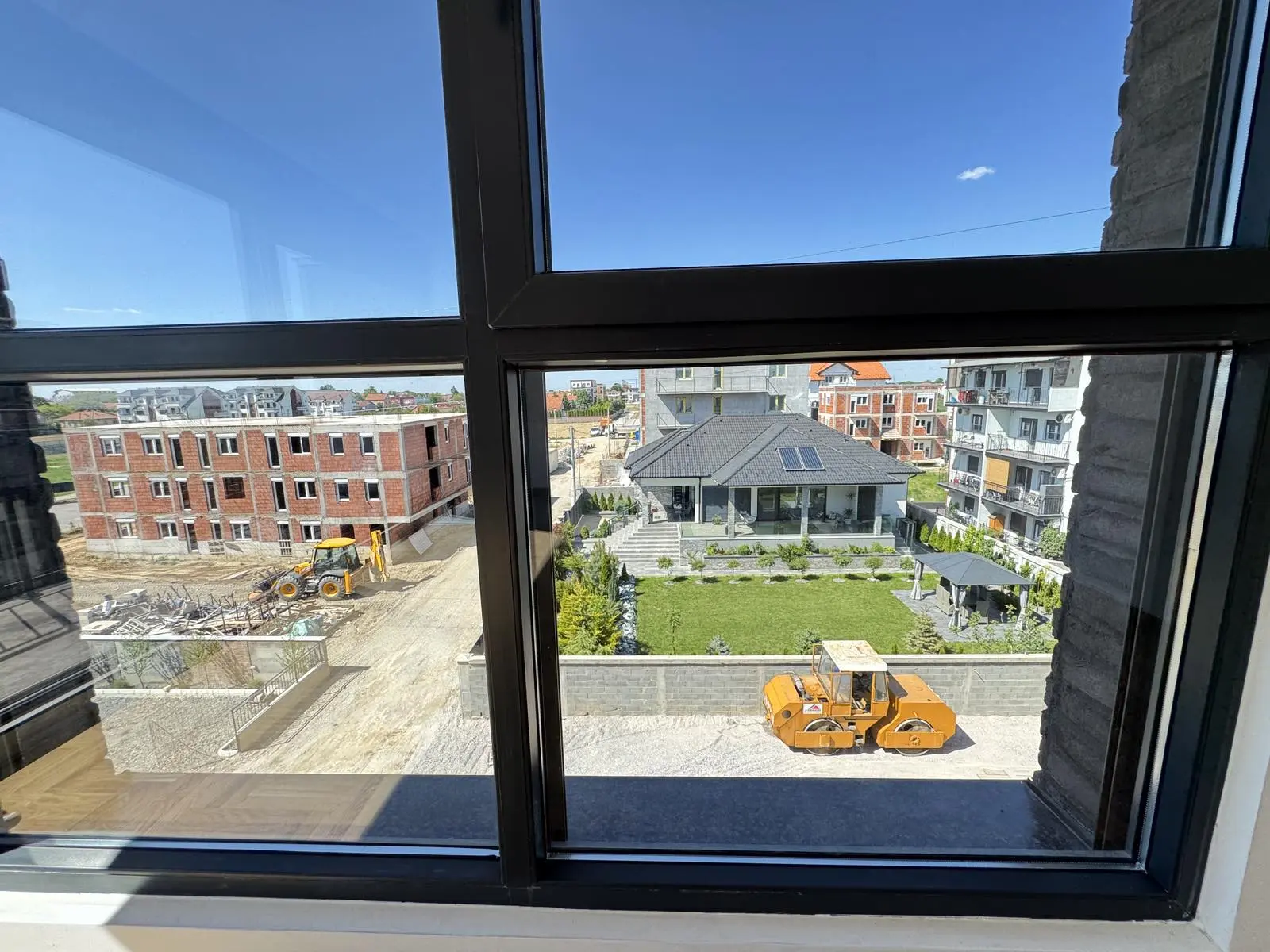 LUX NOVOGRADNJA SA GRAĐEVINSKOM DOZVOLOM