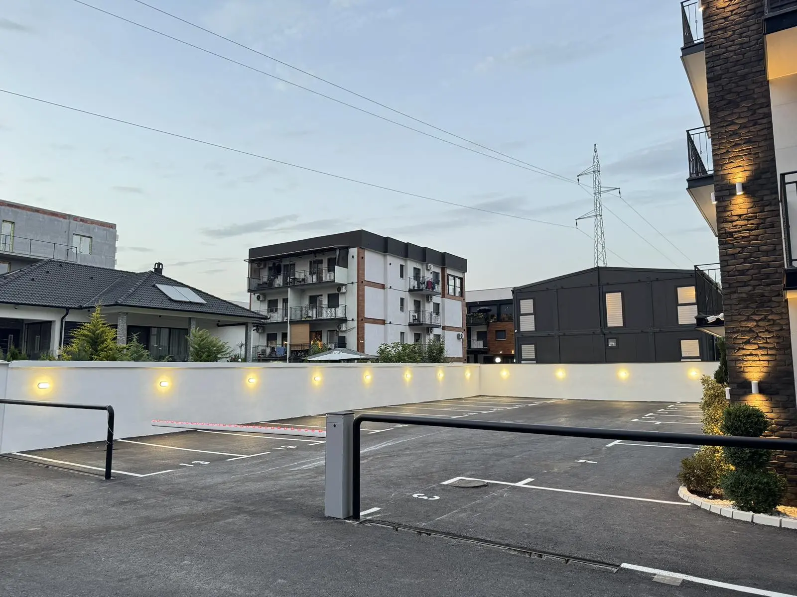 LUX NOVOGRADNJA SA GRAĐEVINSKOM DOZVOLOM