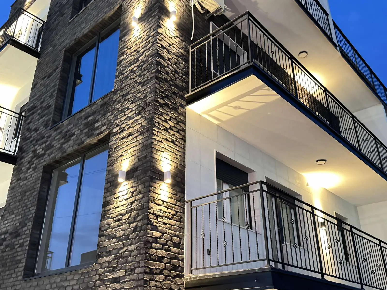 LUX STAN USELJIV SA SMART HOUSE SISTEMOM